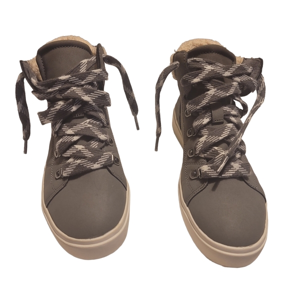 Dr. Scholl's Sneaker Boot - Picture 2 of 11